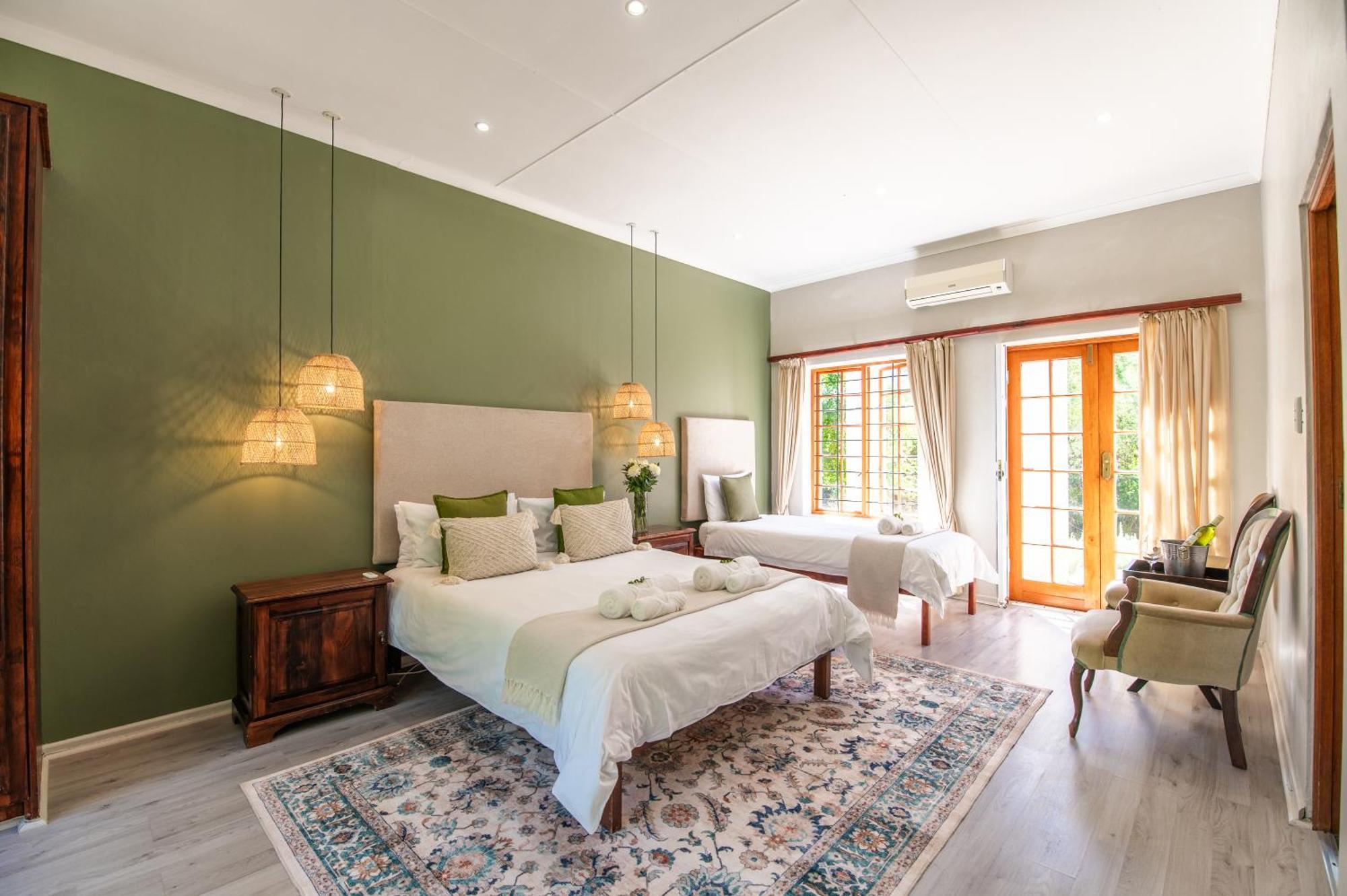 Thorntree Country Lodge Oudtshoorn Exterior photo